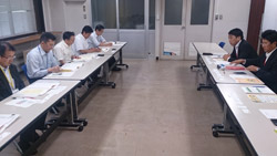 東北地方整備局(写真左側)と 日建協(写真右側)